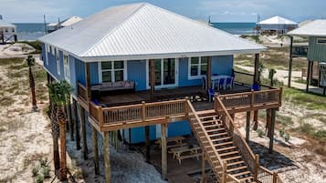 House, Multiple Beds (The Blue Crab - 2432 Bienville) | Exterior