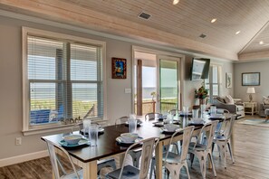 House, Multiple Beds (The Blue Crab - 2432 Bienville) | Private kitchen