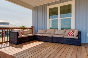House, Multiple Beds (The Blue Crab - 2432 Bienville) | Balcony