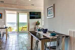 House, Multiple Beds (The Blue Crab - 2432 Bienville) | Private kitchen