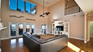 Casa, varias camas (Tidal Wave - 2636 Bienville) | Sala de estar