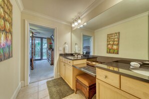 Condo, Multiple Beds (Holiday Isle #122) | Private kitchen
