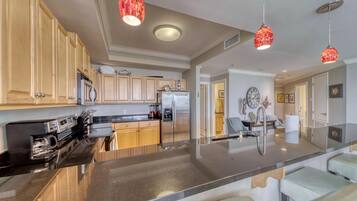 公寓客房, 多張床 (Holiday Isle #122) | 私人廚房