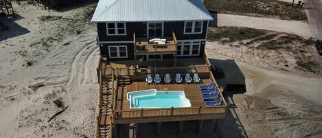 House, Multiple Beds (Sonny Daze - 105 Quebec Ct) | Property grounds