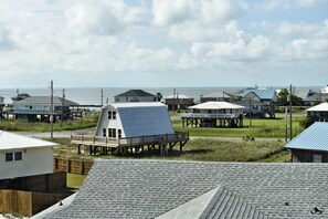 House, Multiple Beds (Sonny Daze - 105 Quebec Ct) | Exterior