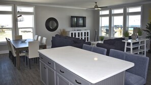 House, Multiple Beds (Sonny Daze - 105 Quebec Ct) | Living room - Sonny Daze - 105 Quebec Ct (Dauphin Island)