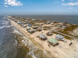 Casa, várias camas (Wave Louder - 105 Spanish Ct) | Praia | Toalhas de praia