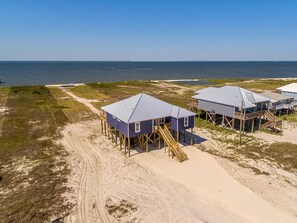 Casa, várias camas (Blue Oasis - 2500 Bienville Blvd) | Praia | Na praia 