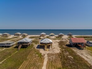Casa, varias camas (Blue Oasis - 2500 Bienville Blvd) | Playa | Ubicación a pie de playa