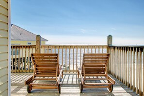 House, Multiple Beds (Island Escape - 105 Vargas Ct) | Balcony