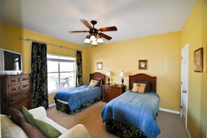 House, Multiple Beds (Sun Spot - 104 Vargas Ct) | 4 bedrooms