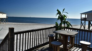 House, Multiple Beds (Knee Deep - 105 Shell Ct) | Balcony