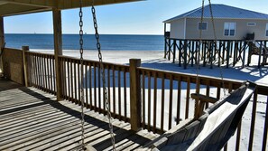 House, Multiple Beds (Knee Deep - 105 Shell Ct) | Balcony