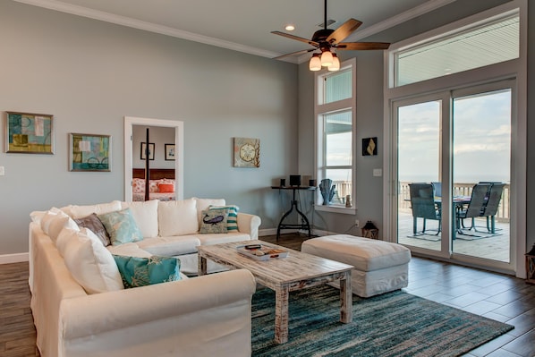 House, Multiple Beds (Serenity Now - 2442 Bienville) | Living room