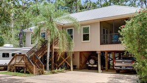 Rumah, Beberapa Tempat Tidur (La Retraite - 806 Itasca) | Eksterior