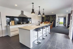 Fridge, microwave, oven, stovetop - House of Hope | Executive Home with Spa Pool (Rotorua)