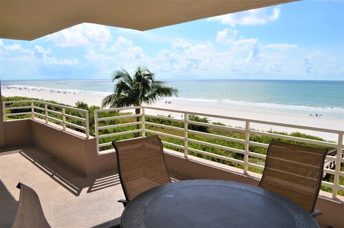 Paradise on Marco Island! Coastal Themed, Remodeled. Beachfront