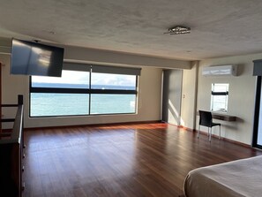 2 bedrooms, in-room safe, free WiFi