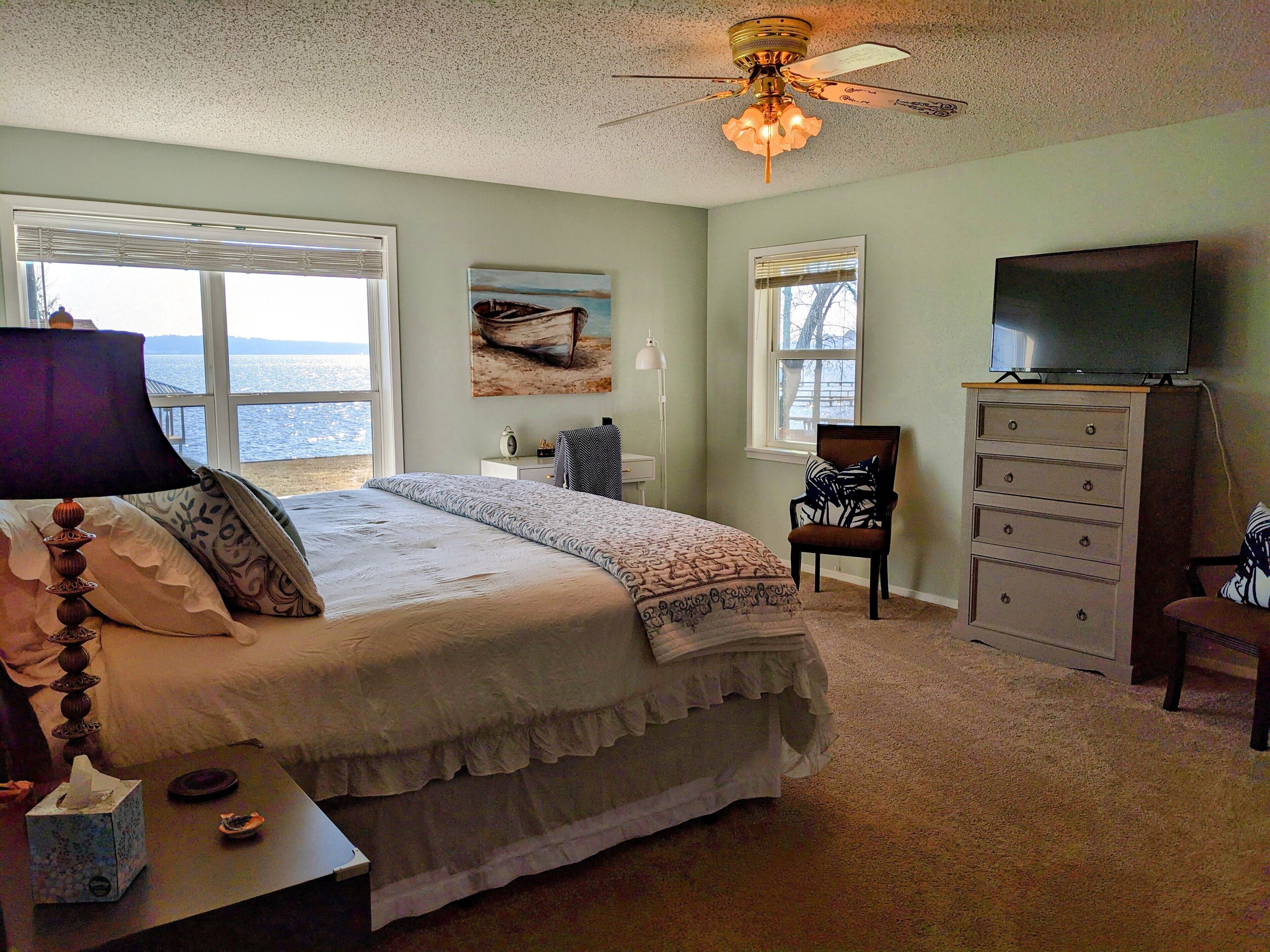 3 bedrooms, desk, iron/ironing board, free WiFi