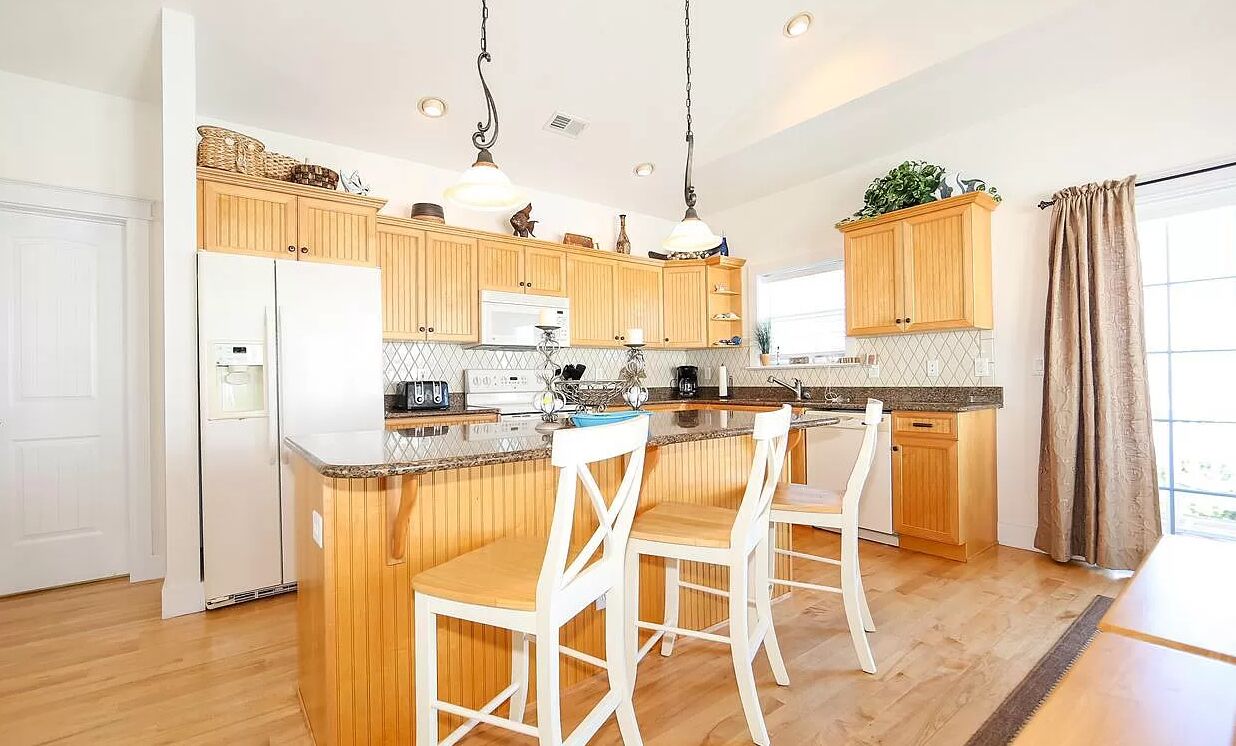 Family Friendly Currituck Club Amenities Minutes to beach Sunday-Sunday rental