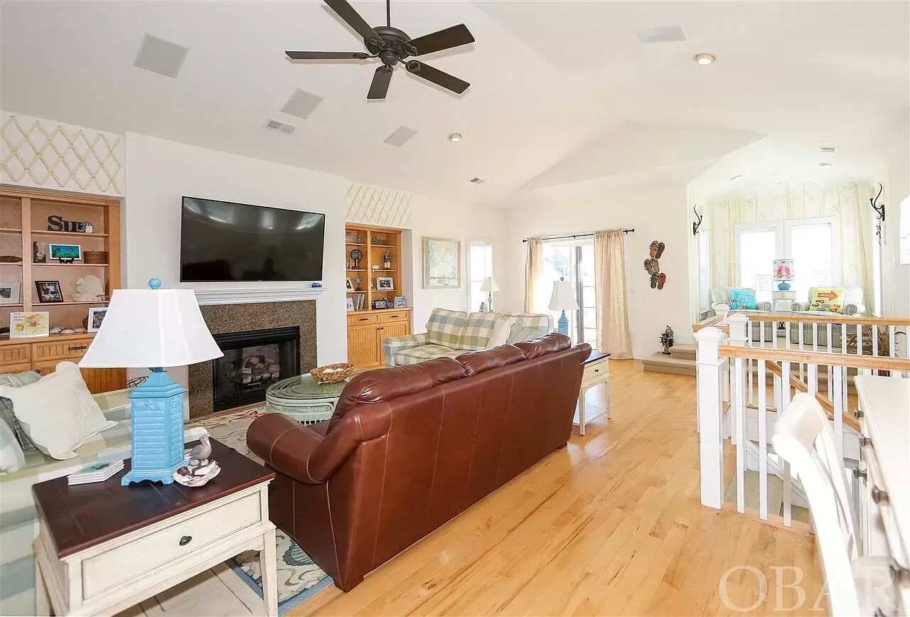 Family Friendly Currituck Club Amenities Minutes to beach Sunday-Sunday rental