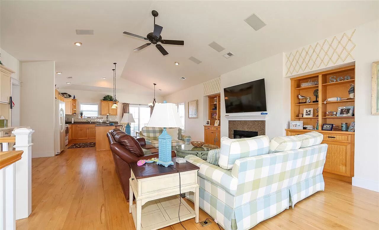 Family Friendly Currituck Club Amenities Minutes to beach Sunday-Sunday rental