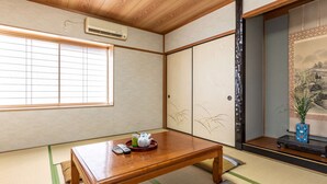 Unclassified image, 5 of 6, button - Business Ryokan Hazama (Higashiomi)
