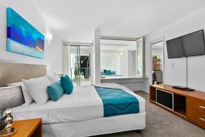 2 chambres, bureau, fer et planche à repasser, lit parapluie