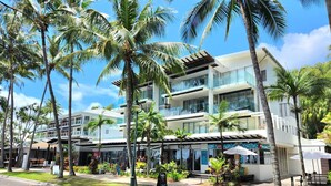 Unclassified image, 5 of 45, button - Palm Cove Beach Apartment (Palm Cove)