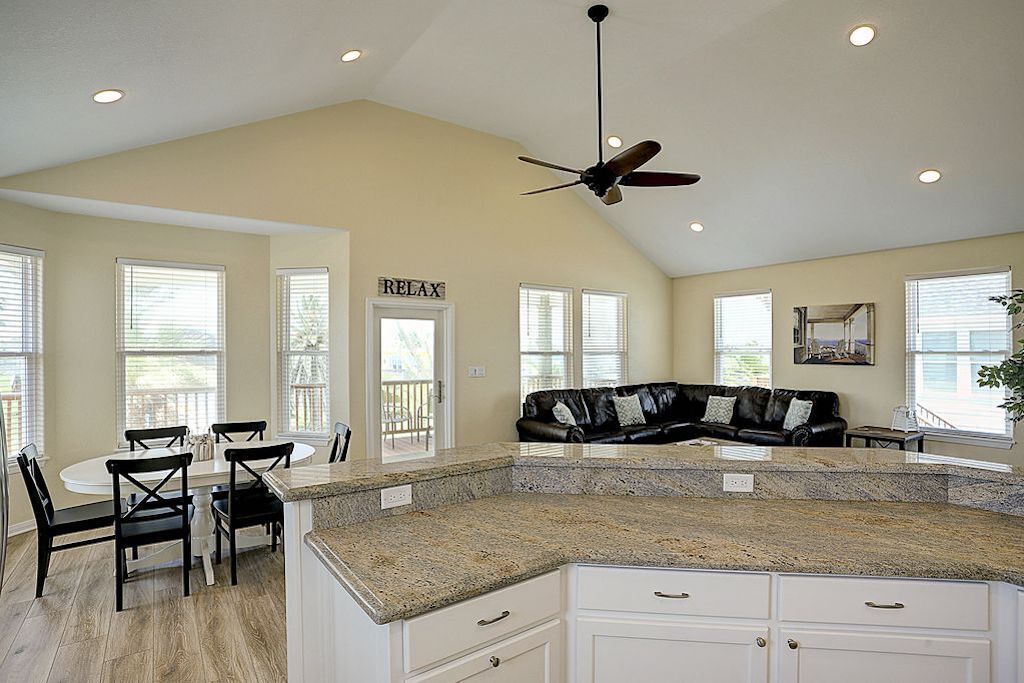 Immaculate Newer Beach House with Tons of Amenities