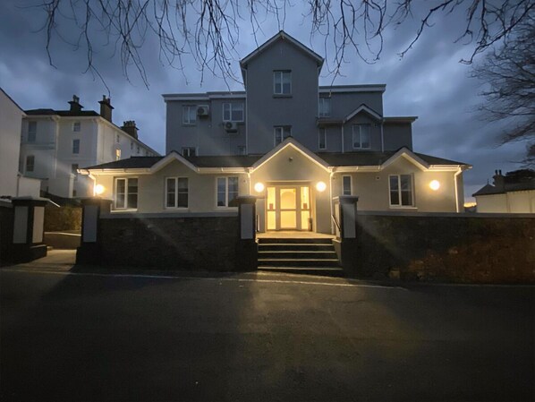 Exterior - Hilltop Haven (Torquay)