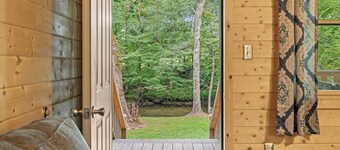 Butts On The Creek! Peaceful retreat right on the creek.