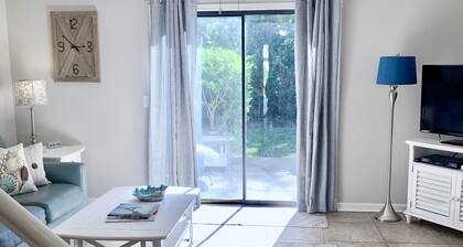 St Simons Island Townhouse Close to Beach and Village
