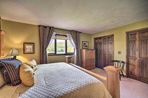 6 Schlafzimmer, Schreibtisch, Bügeleisen/Bügelbrett, Reisekinderbett