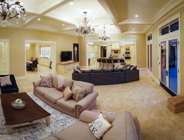 Smart TV, fireplace, DVD player, offices