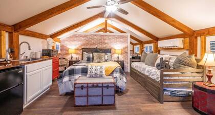 Luxury Tent / Private, Secluded / Pets Stay Free