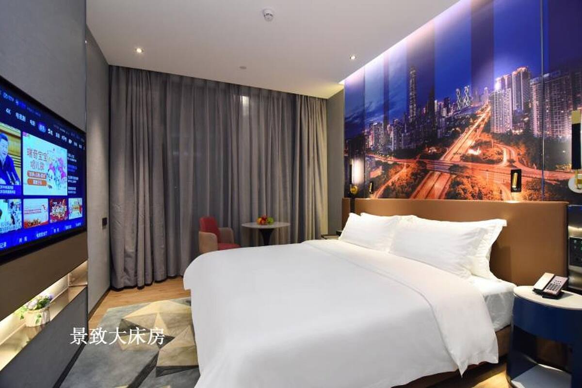 City-Doppelzimmer (Scenic) | Zimmersafe, Schreibtisch, Verdunkelungsvorhänge, kostenloses WLAN