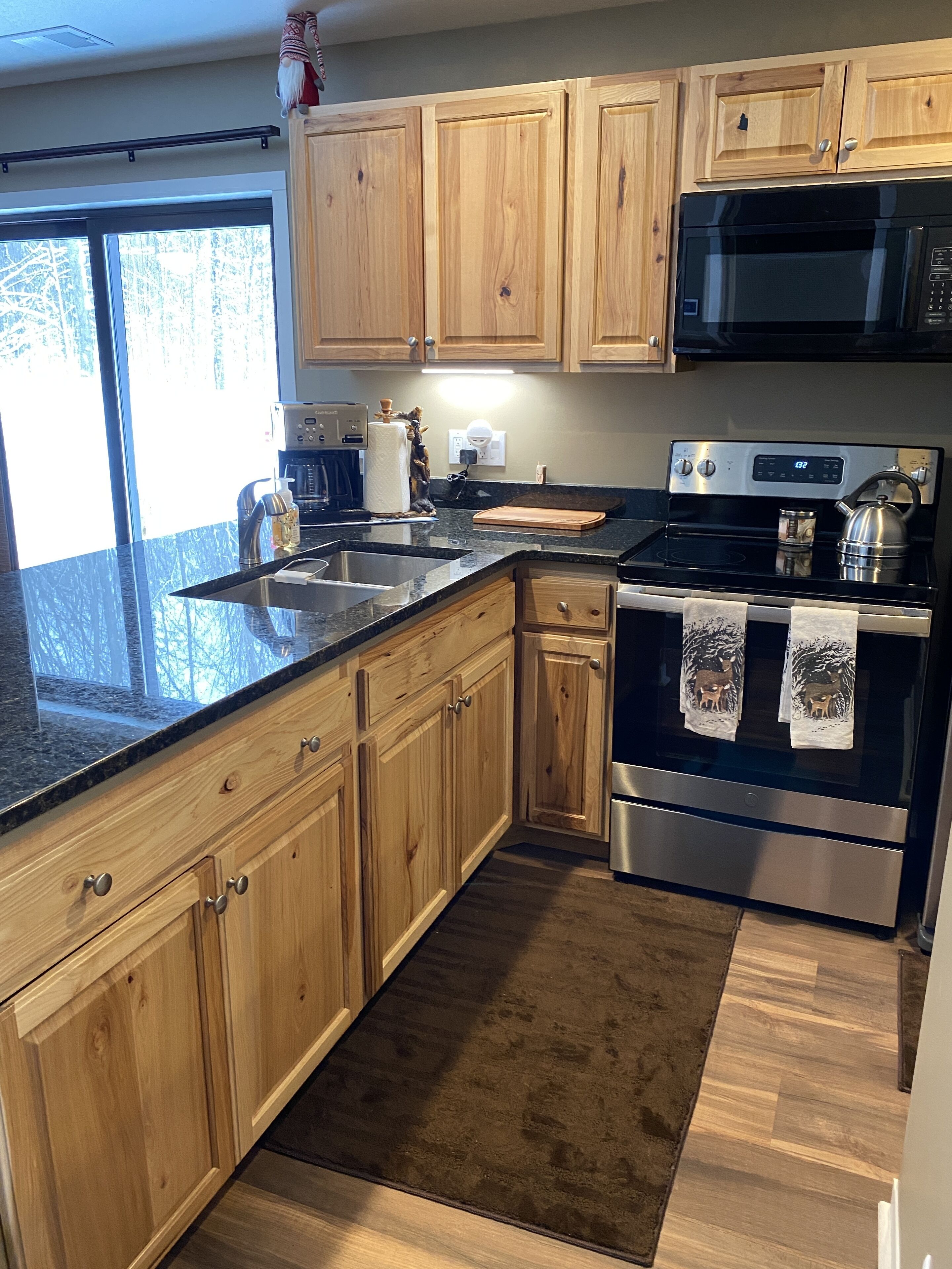 New Cozy Up North Cottage Getaway - in beautiful Lakes of the North