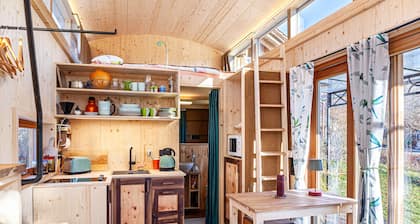 Charming Tiny House “Loft Süd” with Mountain View, Wi-Fi, Terrace and Garden