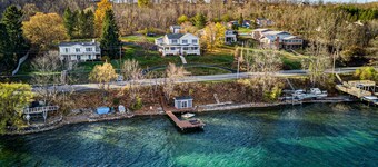 Enjoy swimming/boating in the lake, Fall Foliage, Wine trail, Skiing and Hiking