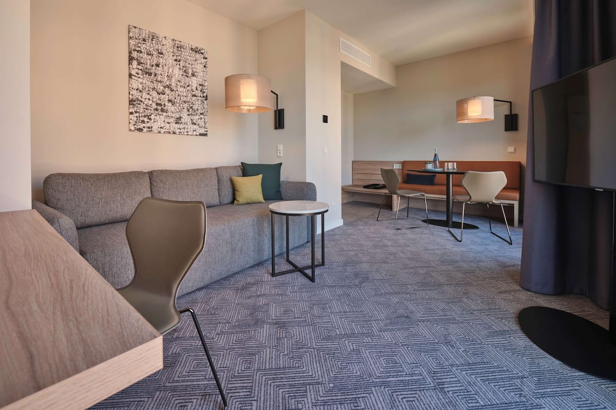 49-inch LED TV with satellite channels, TV