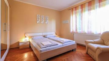 4 室のベッドルーム、インターネット