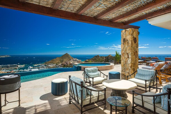 A heated pool - Casa Cielo Iconic property with spectacular views, great for big groups (Cabo San Lucas)