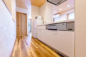 Villa, 3 Bedrooms, Non Smoking | Private kitchenette | Fridge, microwave, stovetop, cookware/dishes/utensils