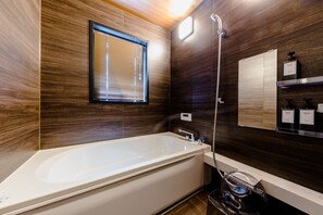Deep-soaking bathtub - Mt. Fuji Resort Club-RIN- (Fujikawaguchiko)