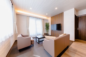 Villa, 3 Bedrooms, Non Smoking | Living room | Flat-screen TV