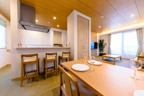 Villa, 3 Bedrooms, Non Smoking | In-room dining
