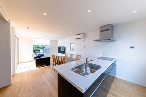 Villa, 3 habitaciones, para no fumadores | Cocineta privada | Refrigerador, microondas y parrilla de estufa 