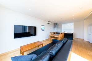 Villa, 3 Bedrooms, Non Smoking | Living room | Flat-screen TV - Frame View Mt.Fuji Villa East (Fujikawaguchiko)