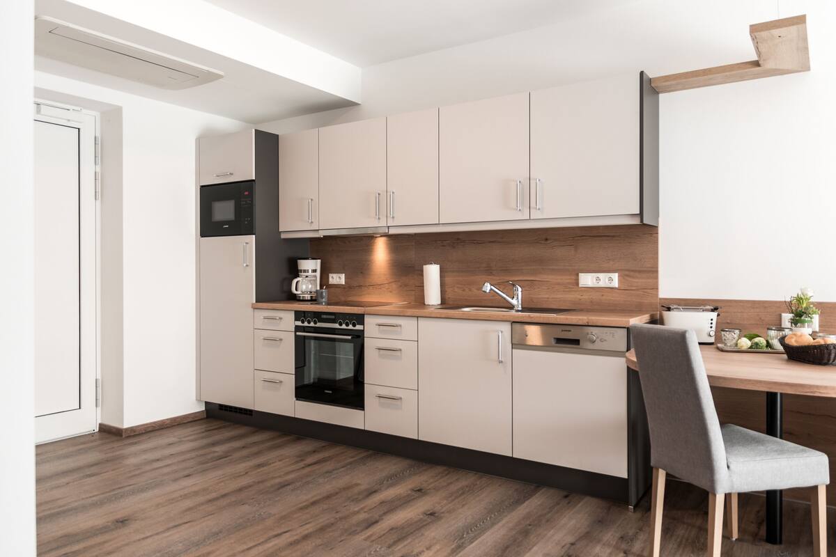 superior studio, 1 bedroom, non smoking, kitchen | private kitchen | high chair